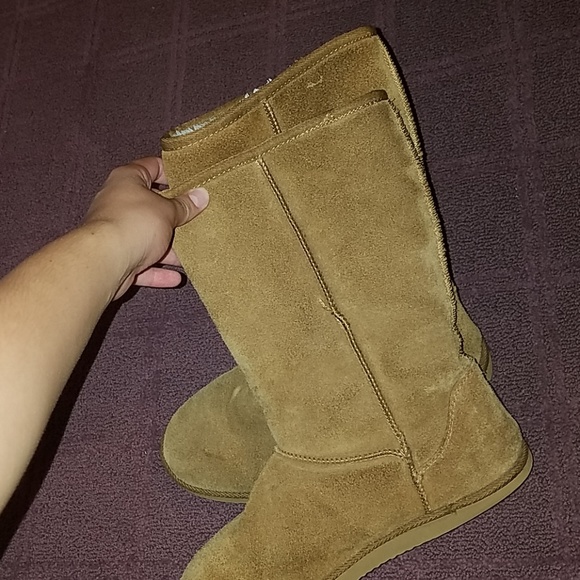 Brown Fuzzy Boots - Picture 2 of 4